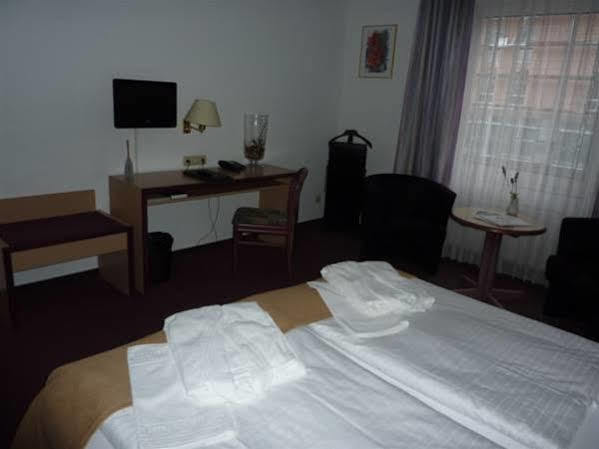 Hotel Novostar Göttingen Exterior foto
